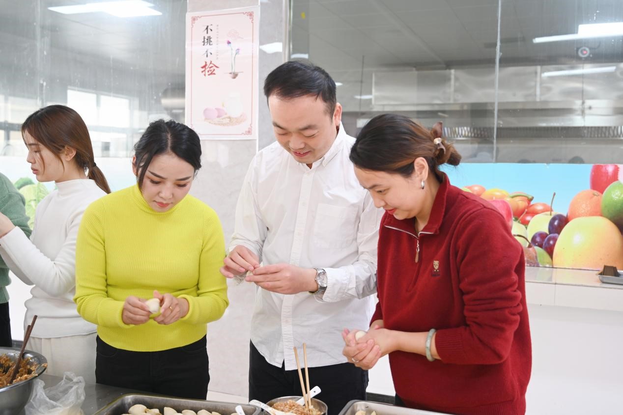 图片2.jpg 图片2.jpg