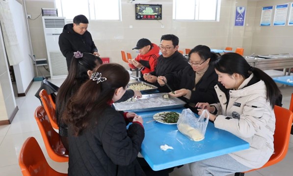 河南省灵宝市人民检察院组织开展冬至包饺子活动