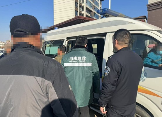 河南省南阳市桐柏县公安局：八旬老太离家走 民警搜寻又送医