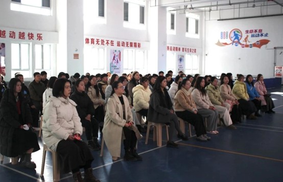 河南洛阳公安局伊滨分局联合洛阳地矿双语学校举办青年联谊活动