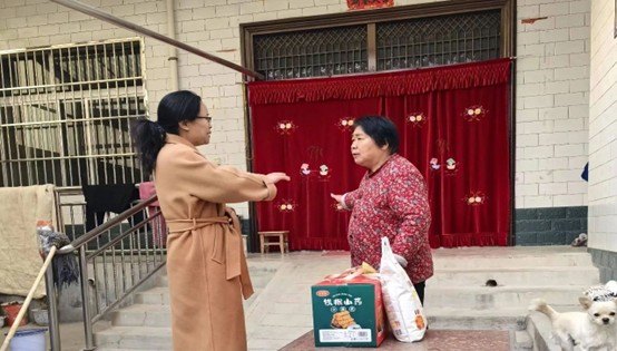 河南省灵宝市人民检察院走访慰问帮扶村困难党员、群众