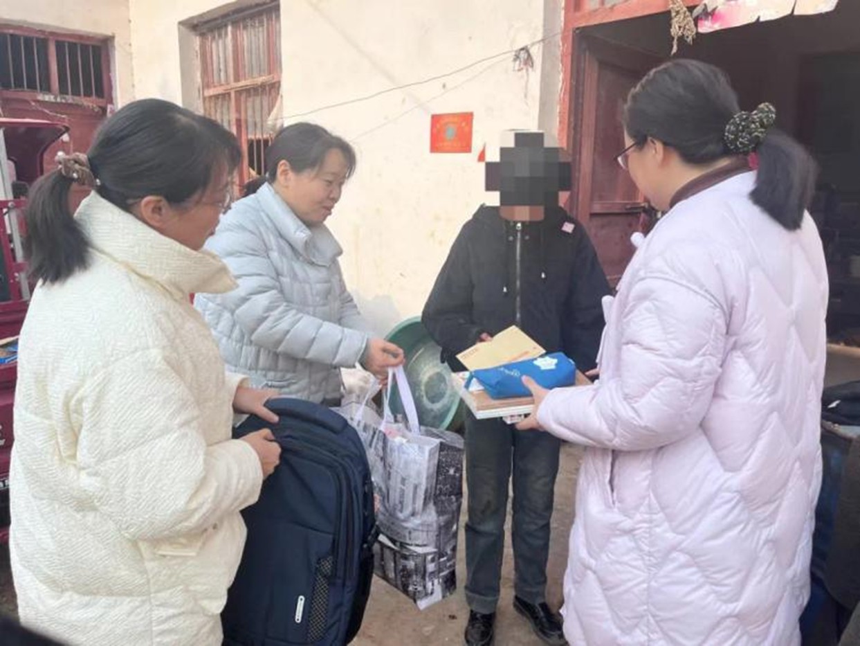 河南省南阳市淅川县检察院：春节关爱在行动 “爱心妈妈”送温暖