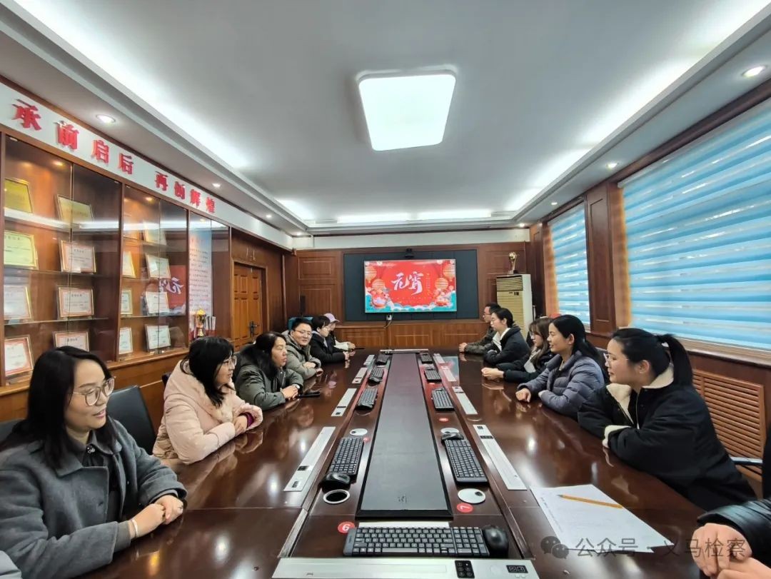 河南义马：巧手制花灯 传承文化情