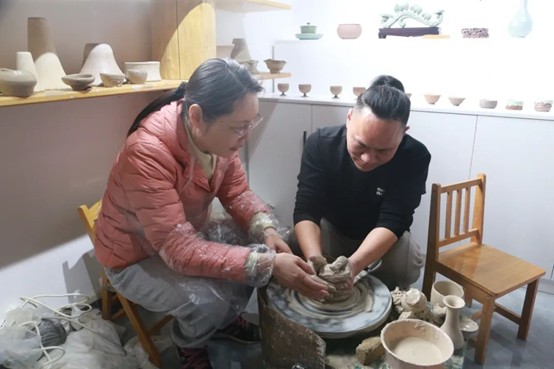 河南宜阳法院开展“法韵陶艺 匠心传承”三八节主题活动