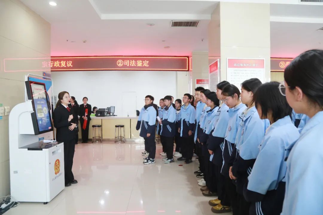 河南宜阳县法院开展“宜法暖阳，‘童’护成长”公众开放日活动