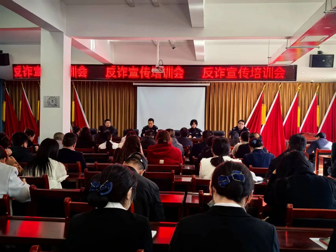 河南洛阳洛龙公安常态化开展防范电信诈骗宣传工作