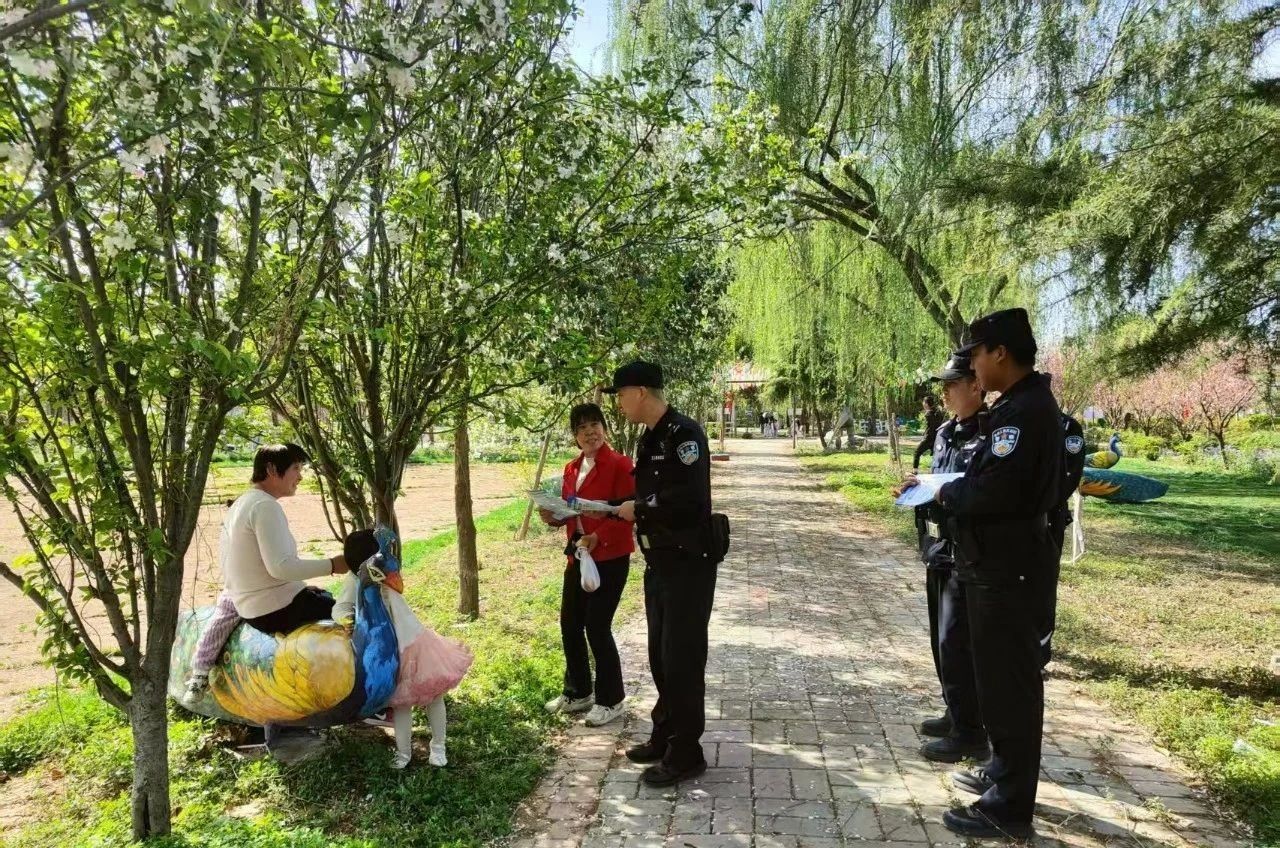 河南省洛阳市公安局伊滨分局：“警”心相助寻失物 物归原主暖民心