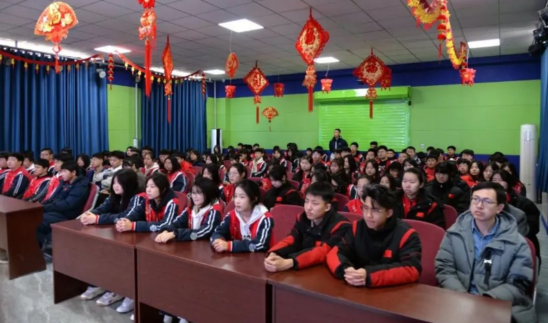 吉林省镇赉县人民检察院开展“检护平安路，火蓝青春行”主题活动