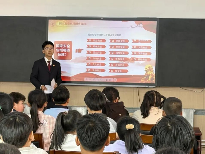 鹤鸣法治声 播种少年梦——吉林省镇赉县检察院举办校园普法课活动
