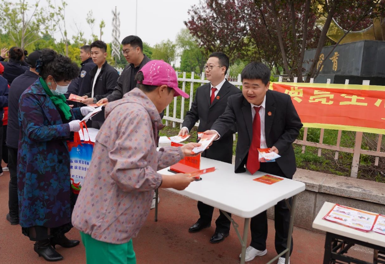 吉林省舒兰市法院开展“‘典’亮生活 守护美好”民法典宣传活动