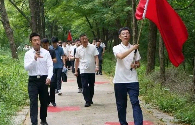 吉林省长春中级法院举办“长法.星领航”主题党日活动