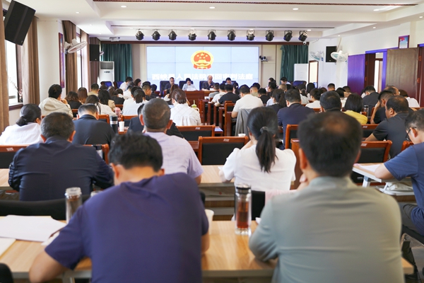 图1为西峡法院行政审判巡回庭审现场.jpg 图1为西峡法院行政审判巡回庭审现场.jpg