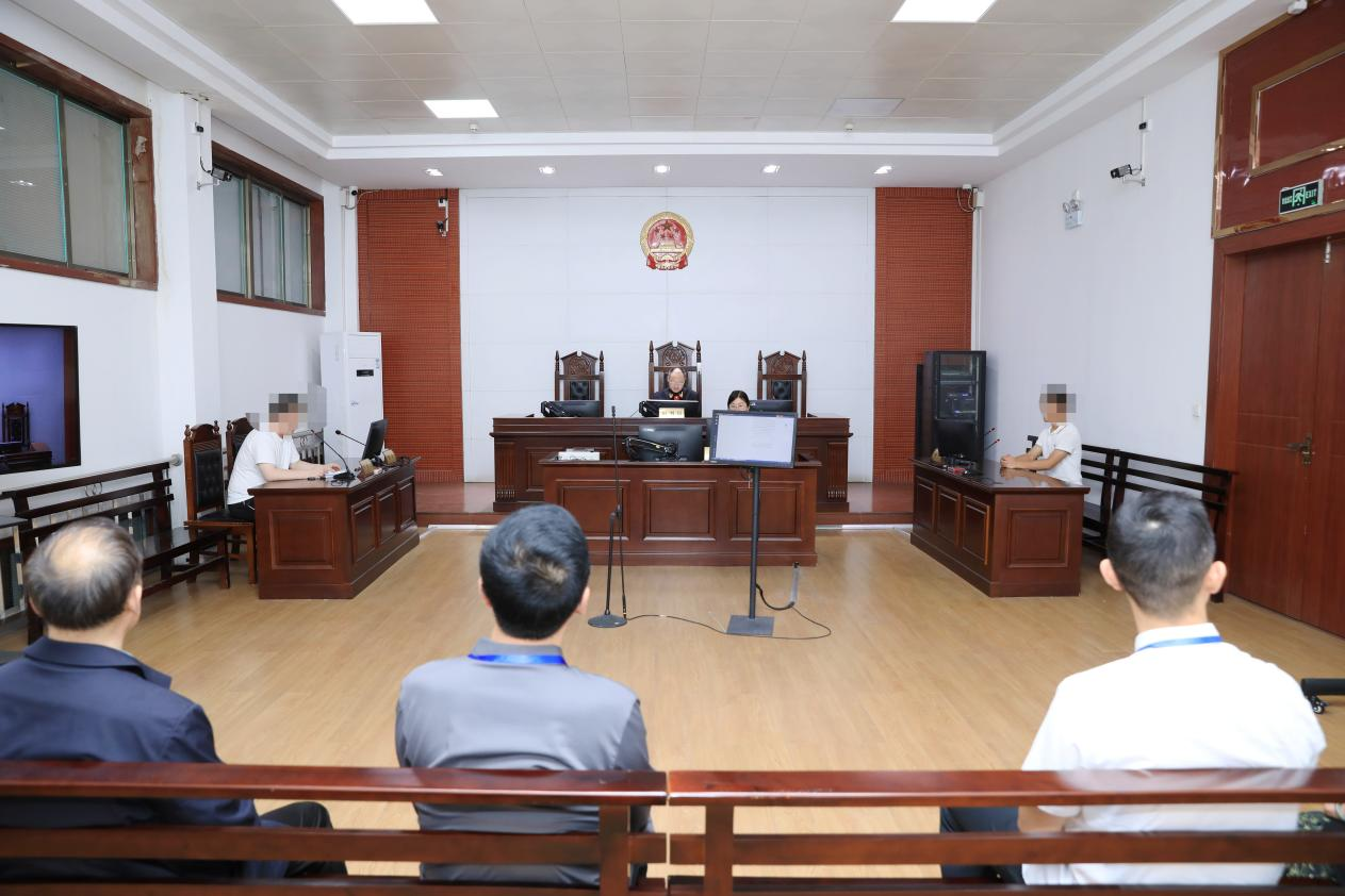河南省邓州市法院：以公开促公正 以评议促提升