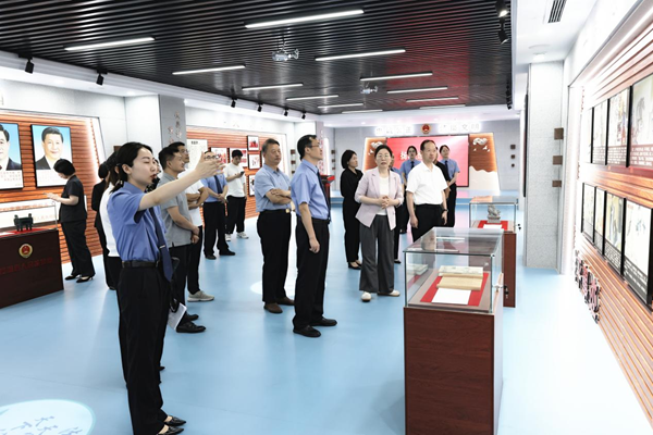 河南省南阳市方城县检察院举办“‘典’亮生活，守护美好”检察开放日活动