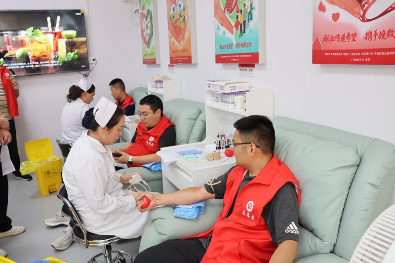 河南省南阳市内乡县法院：从正义守护者到爱心传递者 法院人用行动书写公益担当