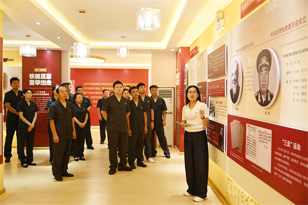 河南省南阳市社旗县法院组织新入职干警参观警示教育基地筑牢思想防线
