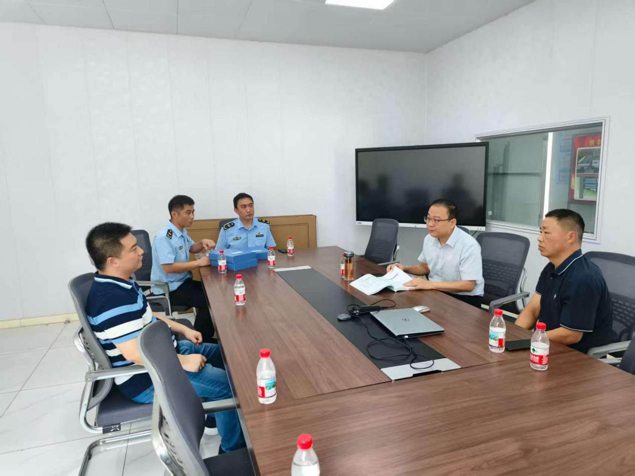 河南省邓州市安防办主任带队指导帮扶化纤企业安全生产工作