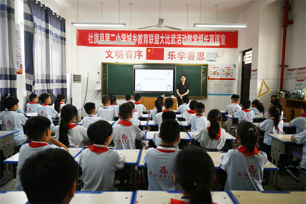 河南省南阳市社旗县法院：以法治之光 点亮成长之路