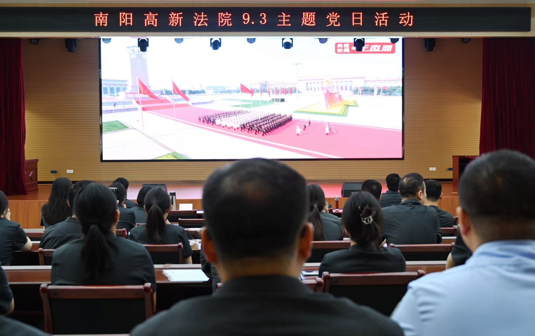 阅兵全景.jpg 阅兵全景.jpg
