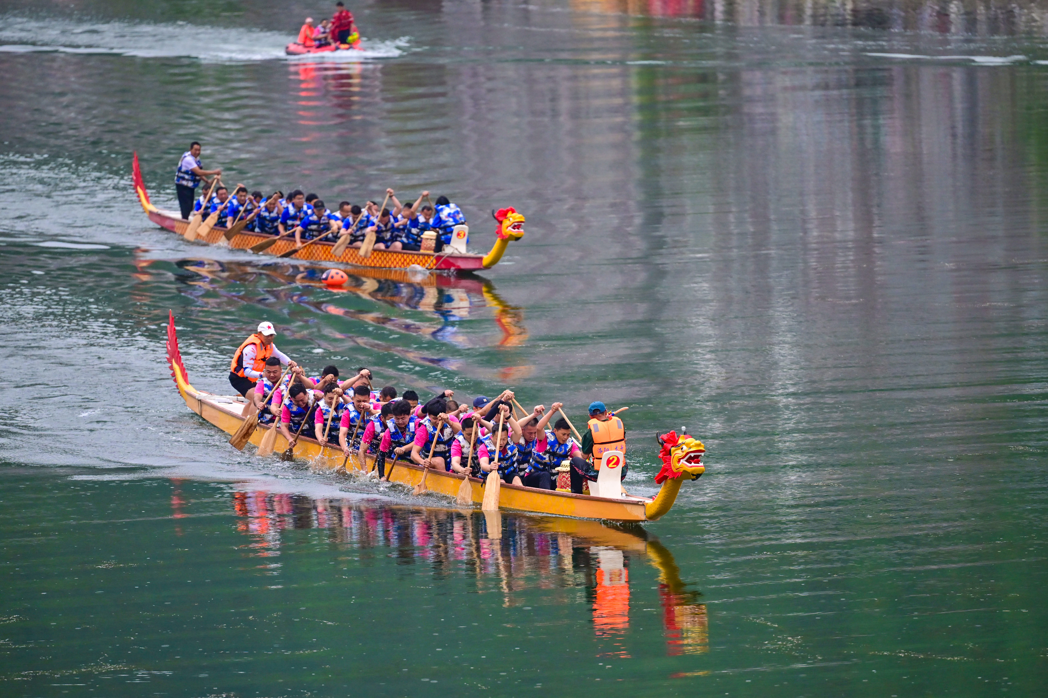 5月31日,嵩县黄庄乡北汝河水域,龙舟竞演活动正在进行 赵明辰摄 (3).jpg 5月31日,嵩县黄庄乡北汝河水域,龙舟竞演活动正在进行 赵明辰摄 (3).jpg