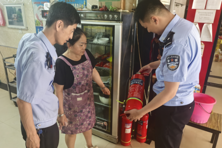 师徒薪火续 平安灯火照新程——黑龙江省哈尔滨市通河县公安长安派出所的传承故事