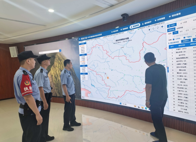 黑龙江省林区公安局苇河分局联合苇河林业局有限公司开展汛期风险隐患排查工作