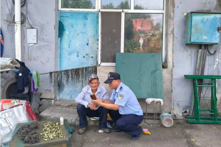 线上线下护老防诈 黑龙江省林区公安局桦南分局警心民心共守心安