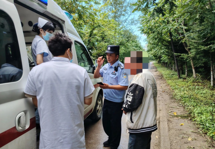黑龙江省林区公安局东京城分局：民警紧急救助河边晕倒群众