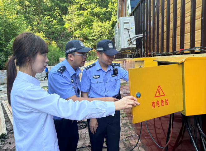 黑龙江省林区公安局双鸭山分局：清除“风险点”拧紧 “安全阀”