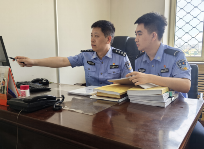 从畏缩到冲锋 黑龙江省哈尔滨市公安警营师徒“传帮带”助新警破茧成蝶