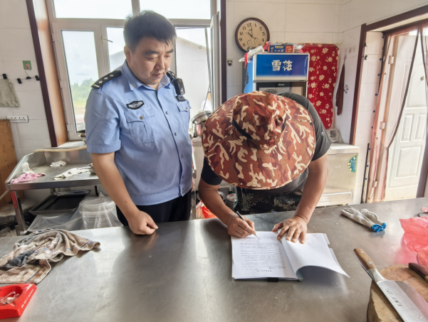 黑龙江省大兴安岭地区行署（森林）公安局十八站分局：筑牢“九小场所”消防安全防线