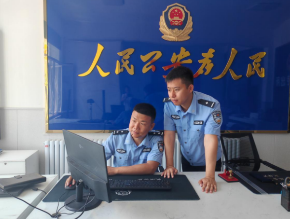从户籍窗口到案件一线 黑龙江省哈尔滨市公安局警营师父带新警读懂“为民”真谛
