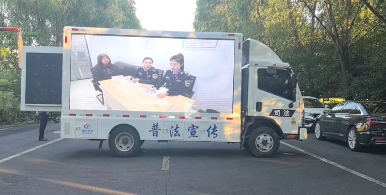 黑龙江省佳木斯市桦南县开展“进中心 解纠纷”主题宣传宣传周活动