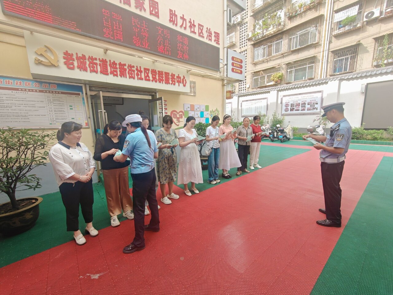 陕西汉滨交警大队：掀起夏秋交通安全整治行动热潮