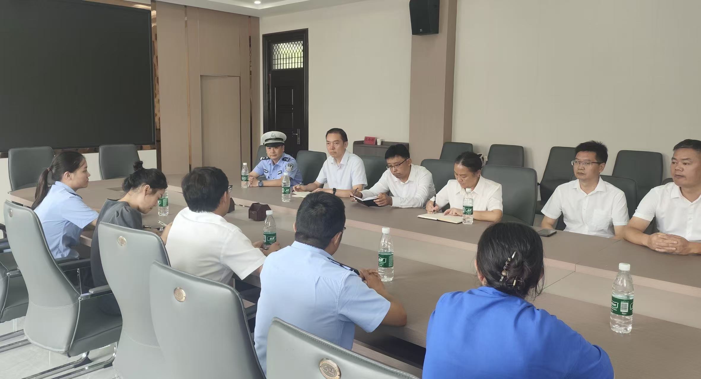 陕西紫阳：“警政校”同频共振，绘就校园交通安全“实景图”