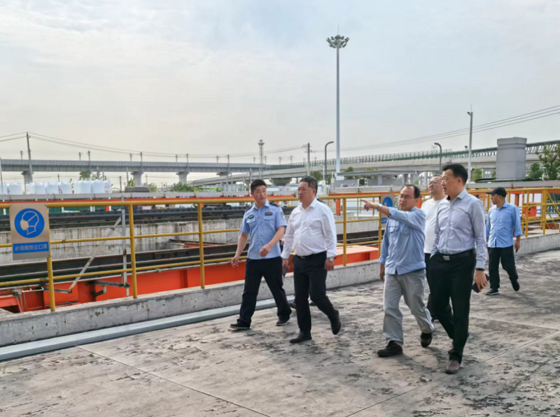 湖北江陵县召开涉铁隐患现场整治工作会