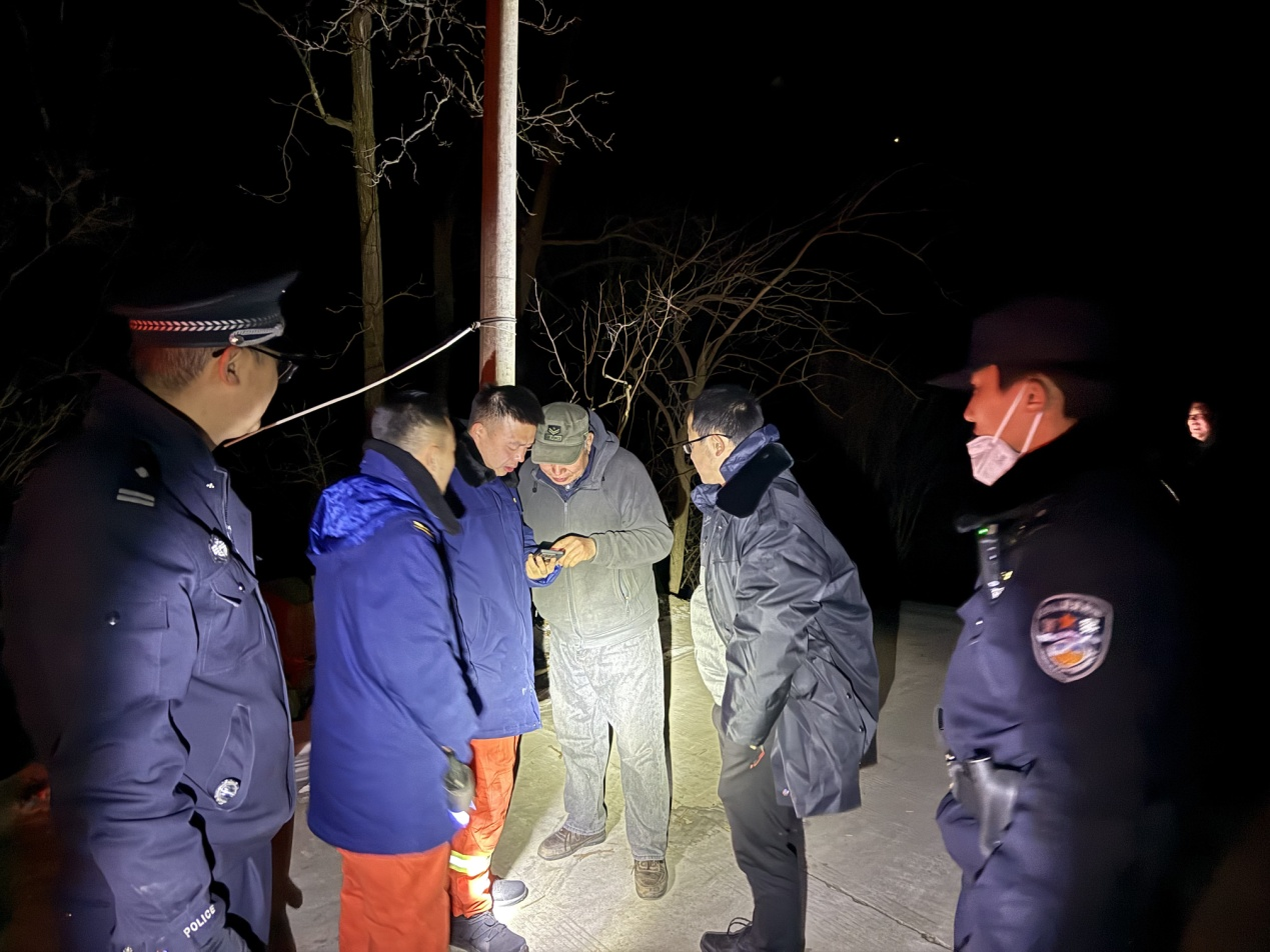 陕西省蓝田县公安局汤峪派出所：勇闯冰雪险境，谱写生命赞歌