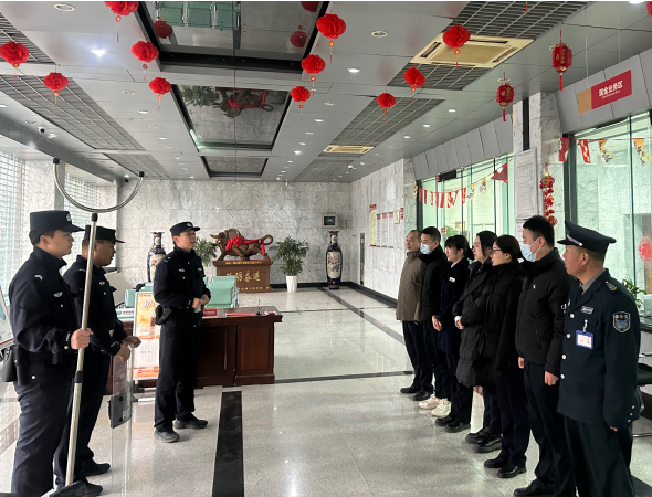 陕西省西安市公安局鄠邑分局沣京路派出所：警银携手筑牢安全堡垒，反恐演练护航春节平安