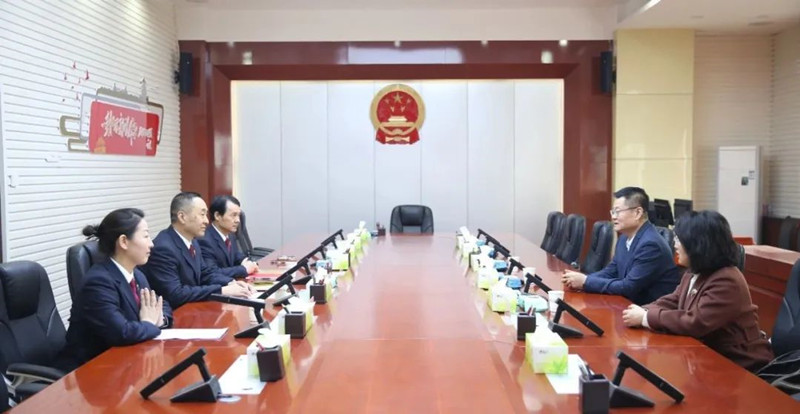 甘肃省庆阳市人大、妇联“三八”国际妇女节走访慰问庆阳中院女干警代表