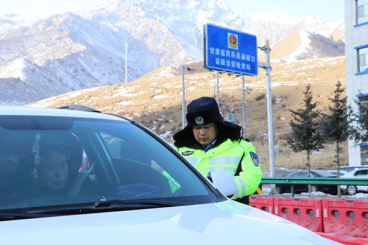 甘肃省张掖公安交警筑牢春季道路交通安全防线