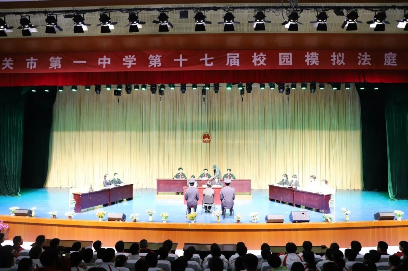 甘肃省嘉峪关市城区人民检察院：“模拟法庭”进校园 拓展普法教育形式