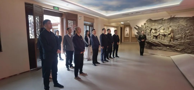 甘肃省陇南市委政法委组织干部职工赴陇南市两当县开展党性教育活动