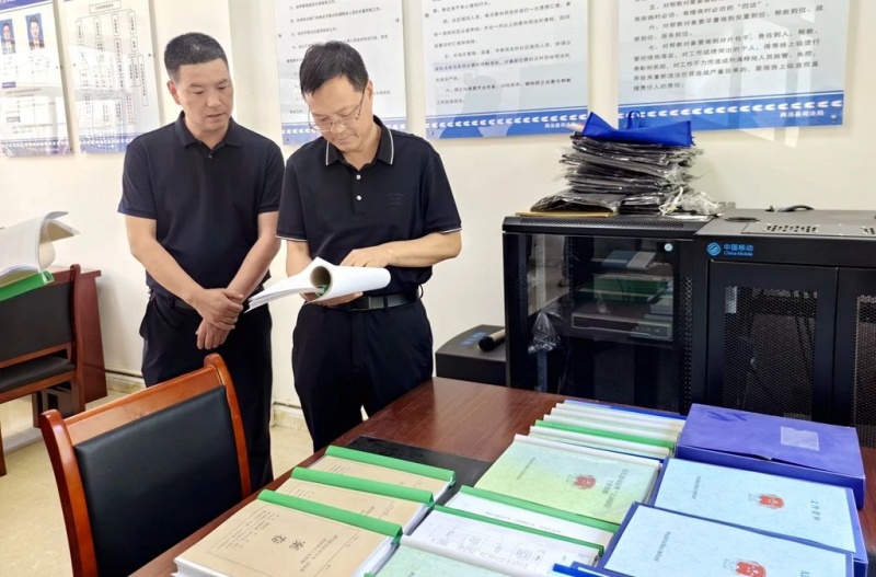 甘肃省陇南市委政法委政法维稳工作第五调研组来两调研督导主动创稳工作