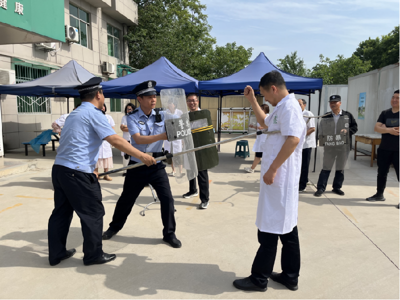 陕西省西安市公安局：多维守护显担当  全警联动护平安