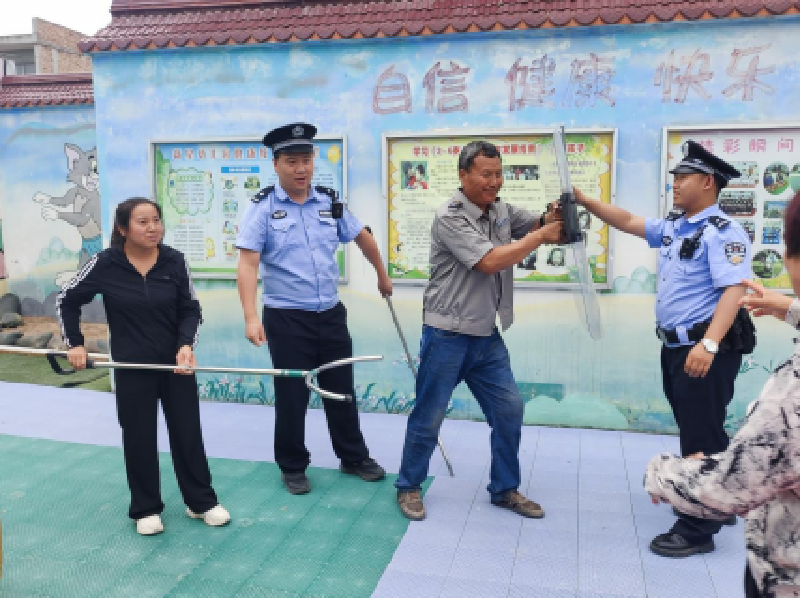 陕西省西安市鄠邑公安精准滴灌 为不同年龄段学生送上专属“安全锦囊”