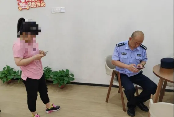 陕西省西安市公安局预防警务｜深陷“温柔”网络陷阱，民警及时劝阻挽损5万元