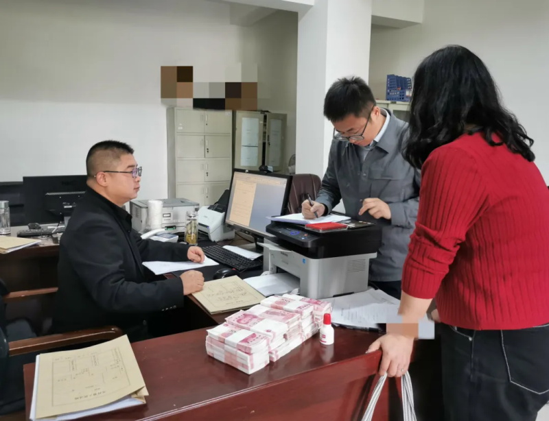 陕西省志丹县法院：为胜诉当事人执回案款33万元