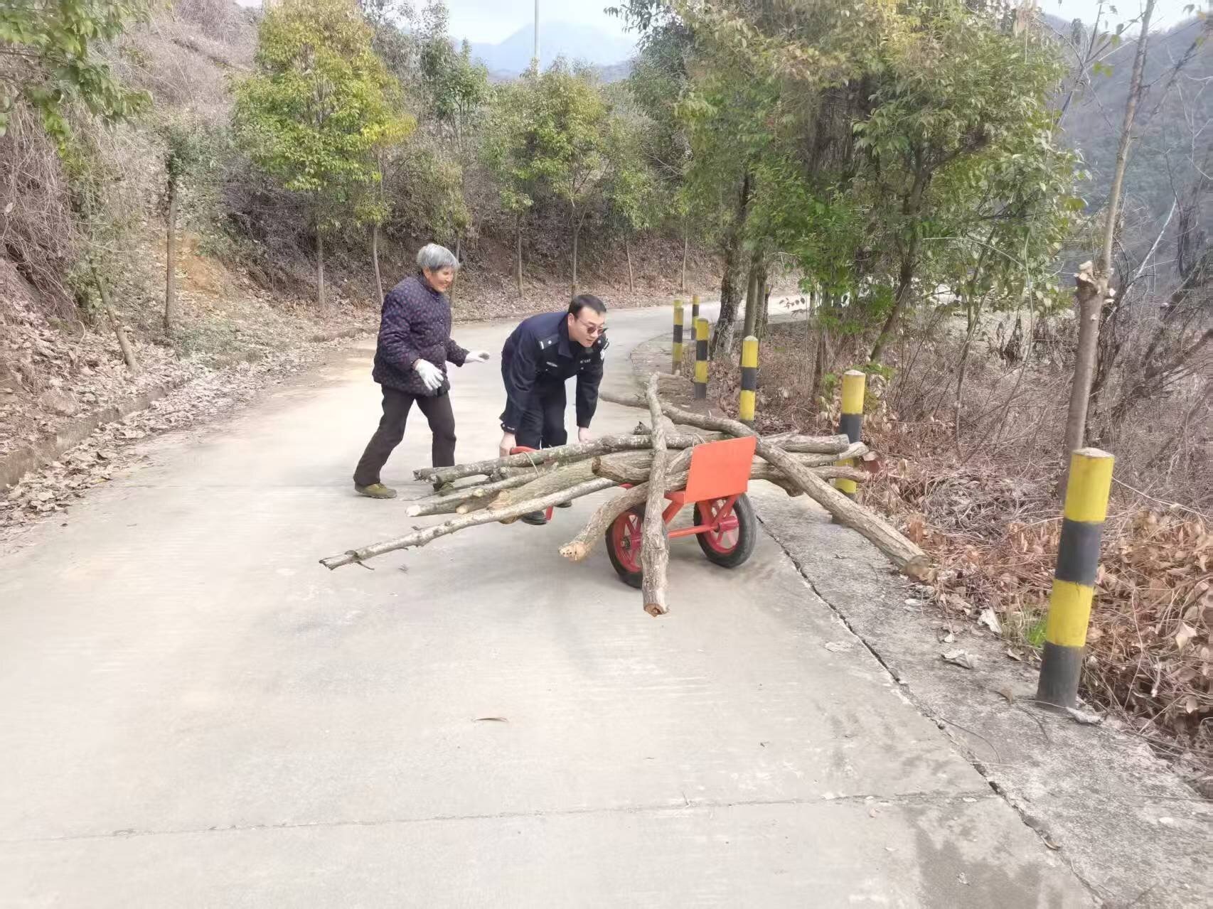 为民服务照片_proc.jpg 为民服务照片_proc.jpg