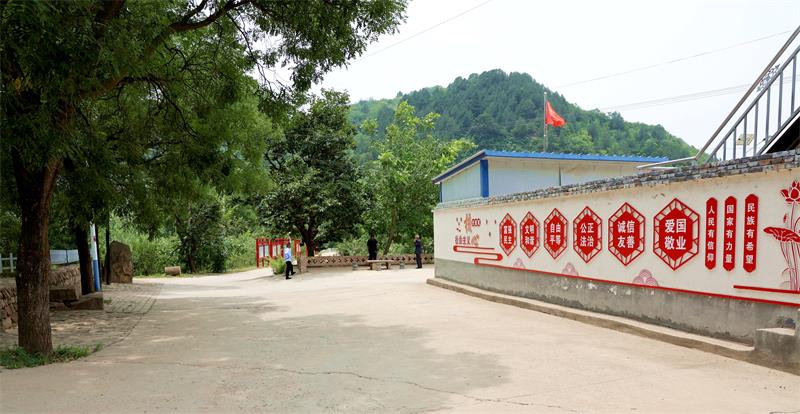 宜川县集义镇桌里村一角。_proc.jpg