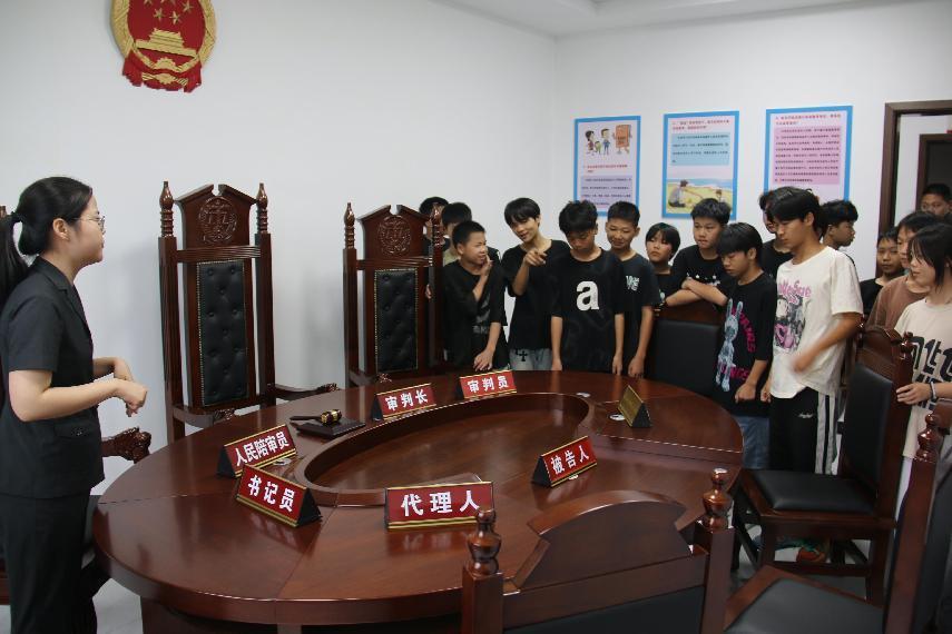 湖北通城法院多措并举为未成年人撑好“守护伞”